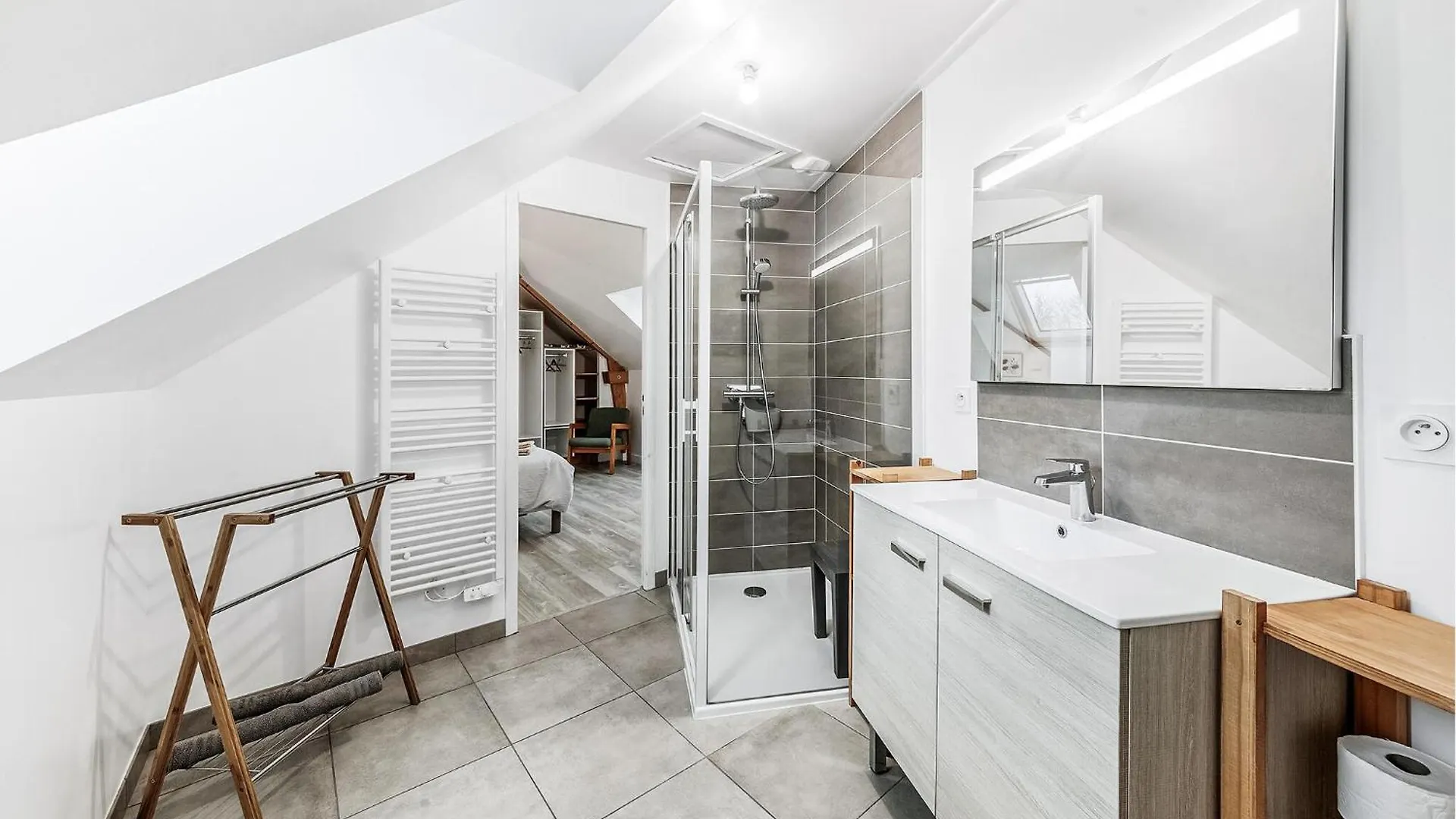 2 Bedroom Gorgeous Home In Saint-Meloir-Des-Ondes 0*,