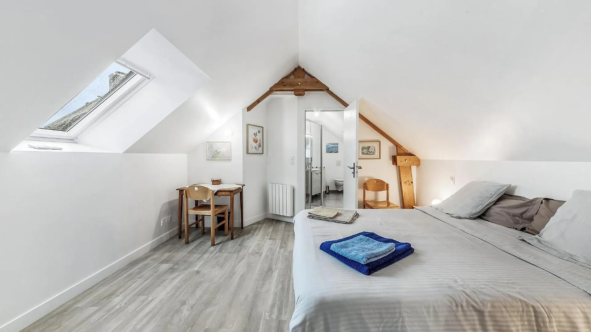 2 Bedroom Gorgeous Home In Saint-Meloir-Des-Ondes France