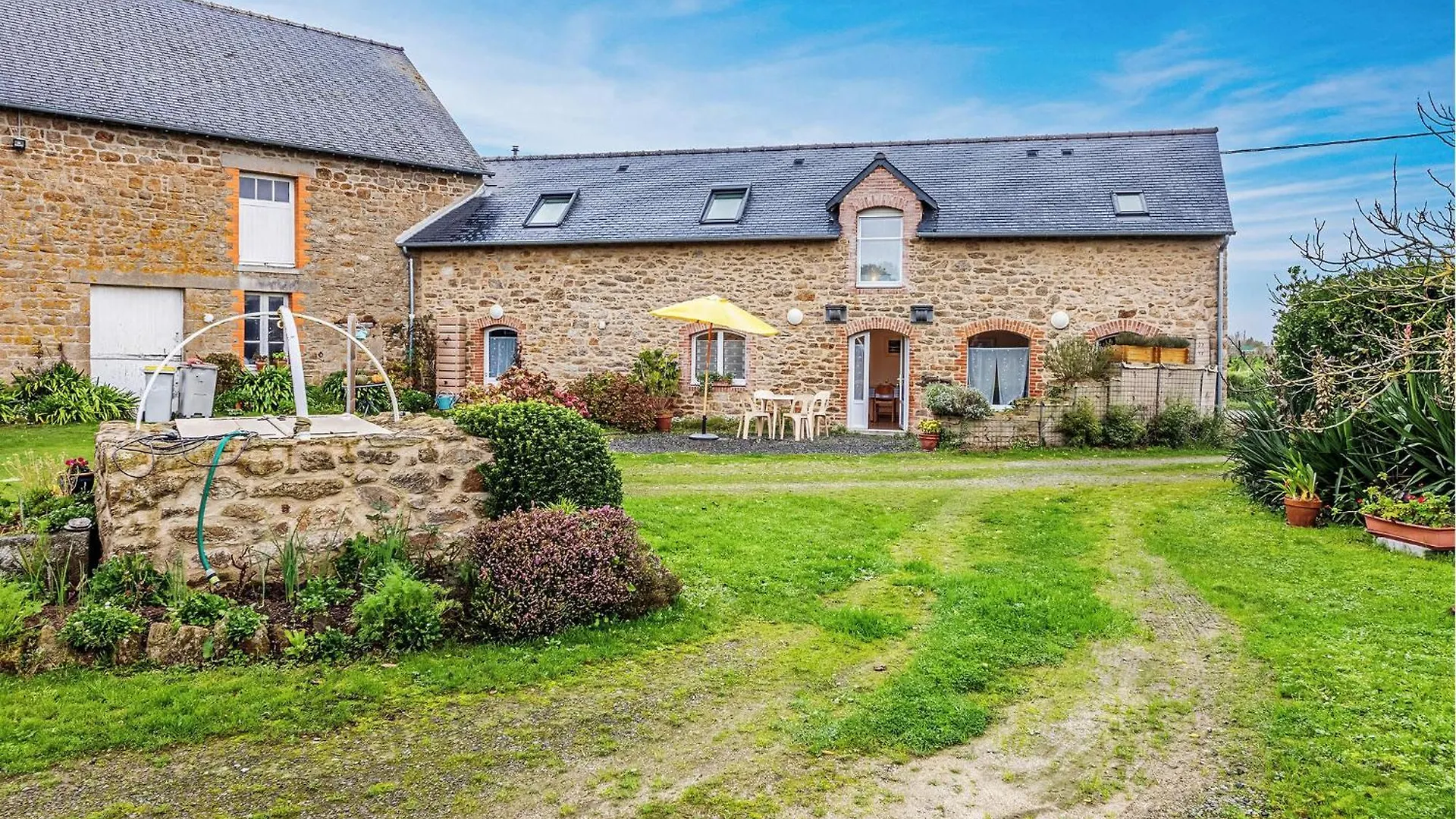 2 Bedroom Gorgeous Home In Saint-Meloir-Des-Ondes