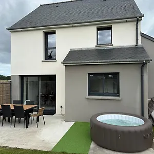 Hébergement de vacances Maison Avec Jacuzzi 1-8 Pers A 10 Mn De St Malo, Saint-Méloir-des-Ondes